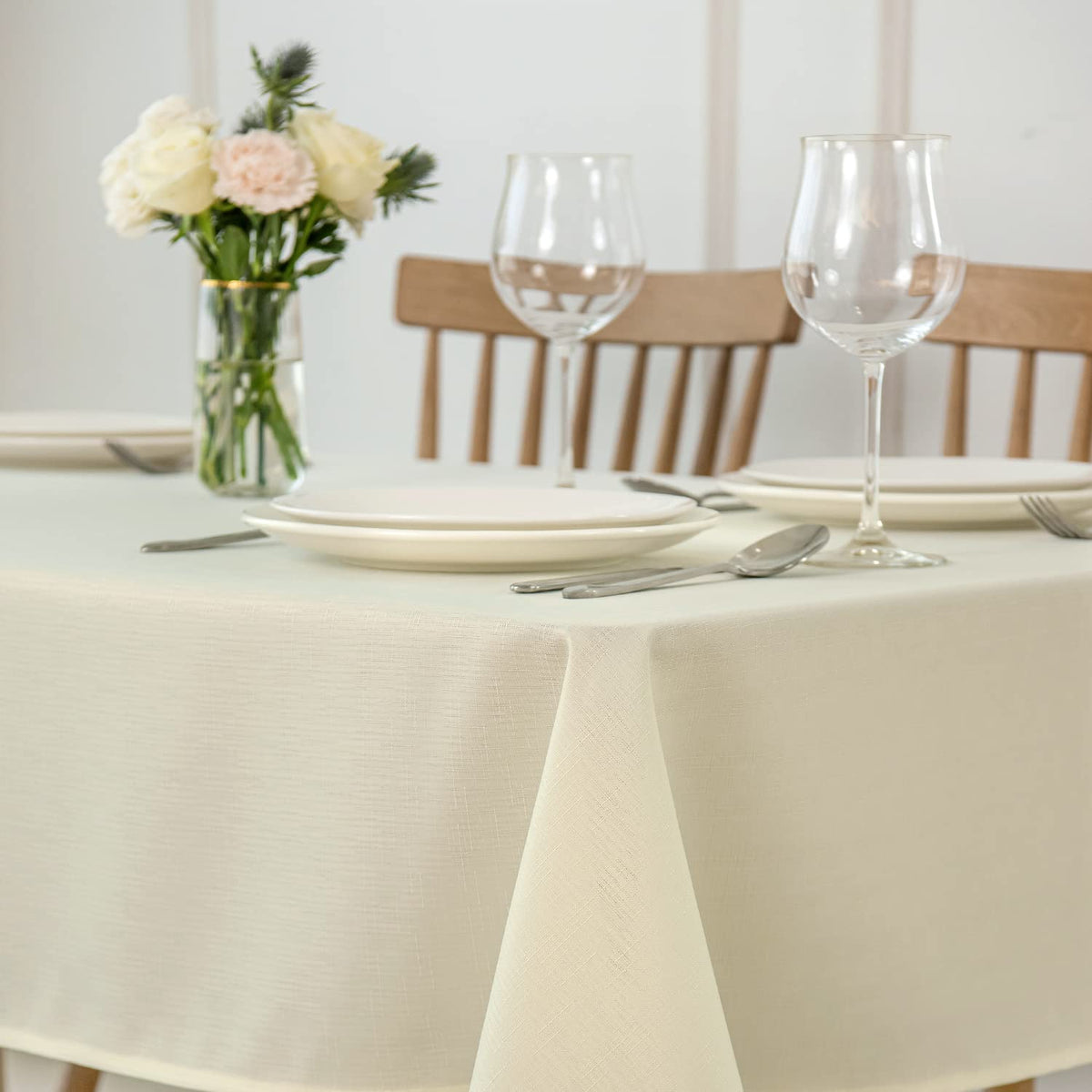 maxmill Rectangle Slubby Textured Tablecloth Waterproof Spillproof Wrinkle Free Table Cloth, Kitchen Dining Tabletop Decoration, Fabric Table Cover for Holiday Dinner Parties, 52 x 70 Inch, Beige
