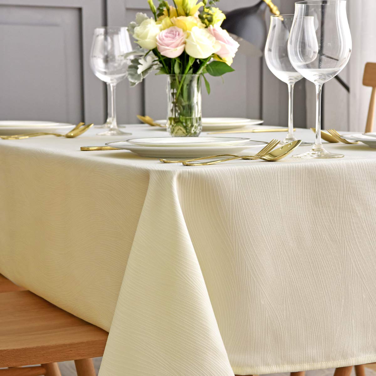 maxmill Jacquard Table Cloth Swirl Pattern Spillproof Wrinkle Resistant Heavy Weight Soft Tablecloth for Kitchen Dinning Tabletop Decoration Outdoor Picnic Rectangle 52 x 70 Inch Navy Blue