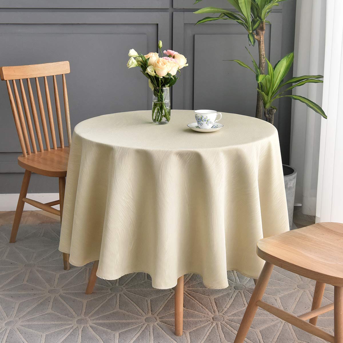 maxmill Jacquard Table Cloth Swirl Pattern Spillproof Wrinkle Resistant Heavy Weight Soft Tablecloth for Kitchen Dinning Tabletop Decoration Outdoor Picnic Rectangle 52 x 70 Inch Navy Blue