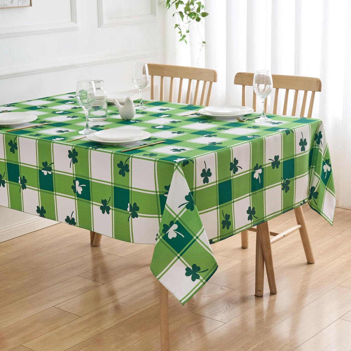 Round Tablecloth 70 Inches Red Brown Buffalo Plaid Winter Table Cloth - Polyester Checkered Gingham Christmas Table Cover Reusable Water Resistant for Fall Thanksgiving Holiday Party Kitchen Dinning