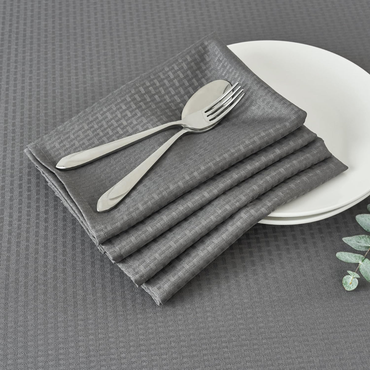 maxmill Rectangle Tablecloth Weaved Pattern Waterproof Spillproof Wrinkle Free Table Cloth, Kitchen Dining Tabletop Decoration, Fabric Table Cover for Holiday Parties, 52 x 70 Inch, Sage Green