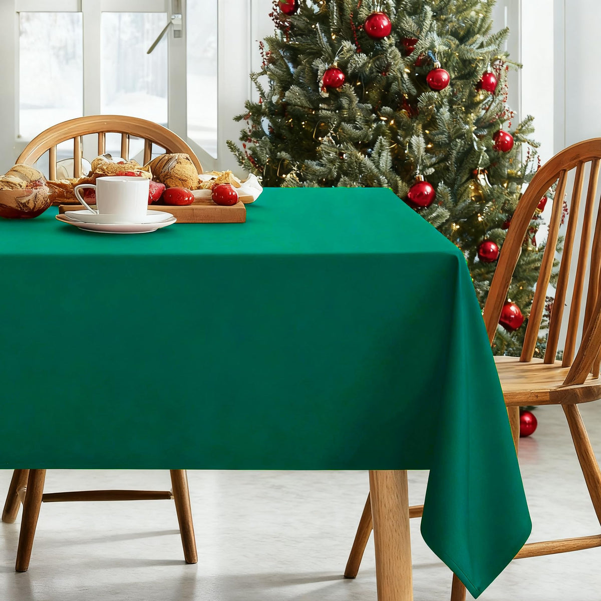 DWCN Rectangle Tablecloth - 60 x 84 Inch - Waterproof Stain and Wrinkle Resistant Washable Table Cloth, Decorative Fabric Table Cover for Kitchen Dining Room Party and Outdoor Use, Black