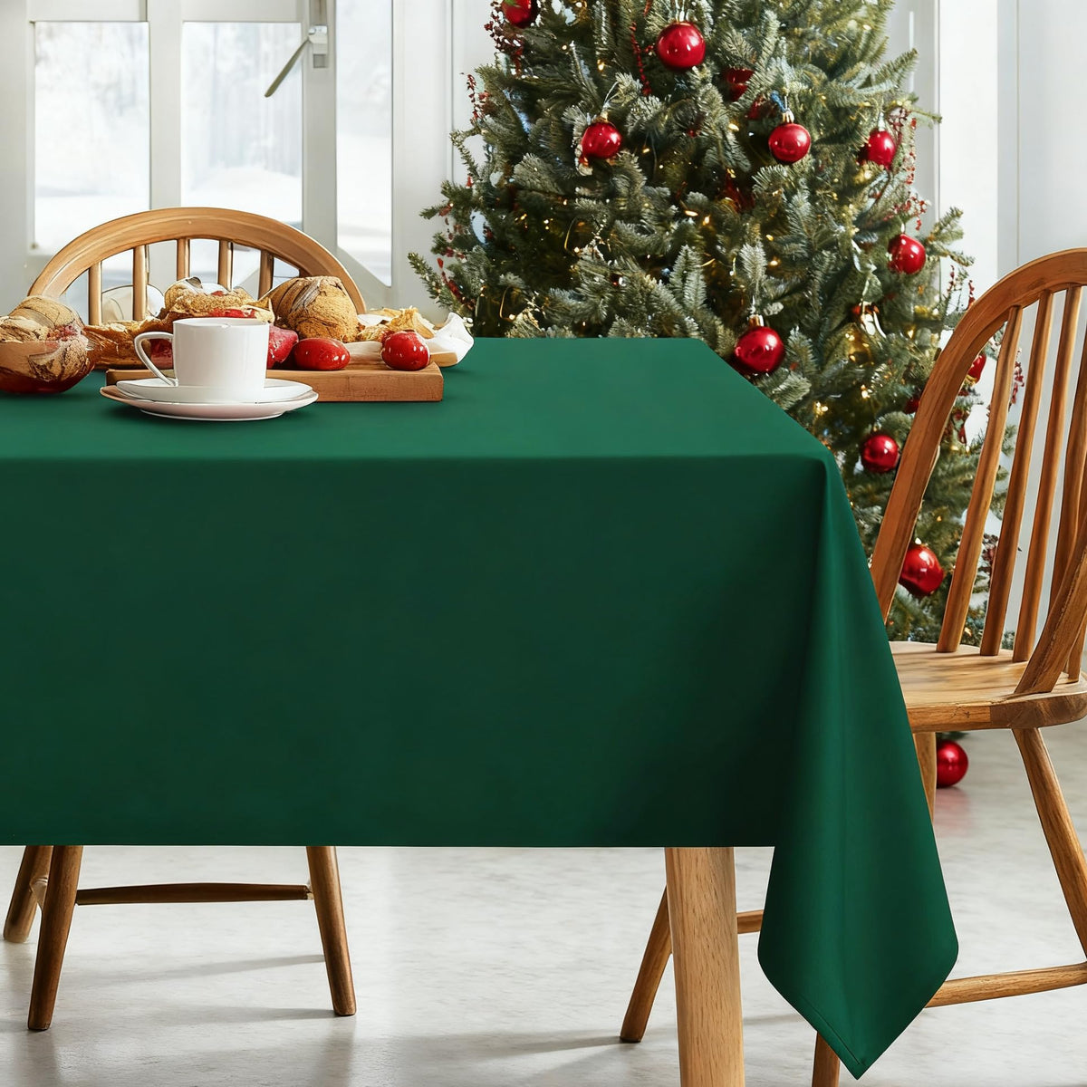 DWCN Rectangle Tablecloth - 60 x 84 Inch - Waterproof Stain and Wrinkle Resistant Washable Table Cloth, Decorative Fabric Table Cover for Kitchen Dining Room Party and Outdoor Use, Black