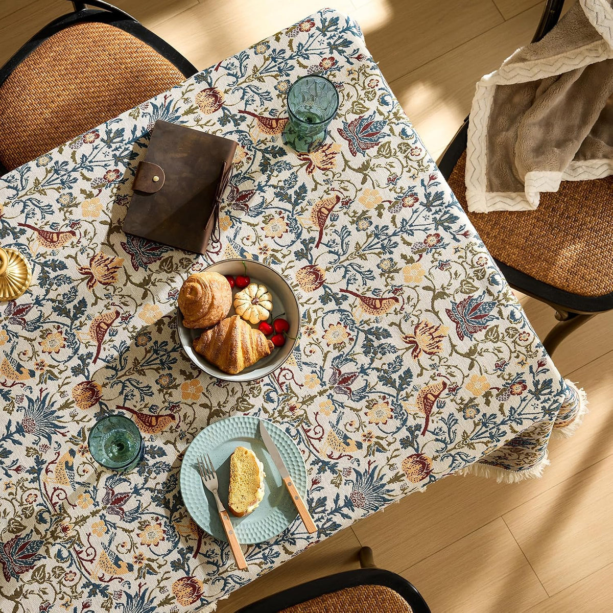 Farmhouse Floral Tablecloths Rectangular Vintage Table Cloth with Tassel